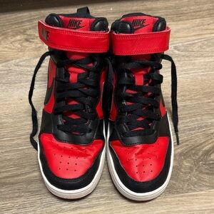 Nike Kids Black and Red Sneakers Grade School Court Borough Mid Shoes Size Y6.5